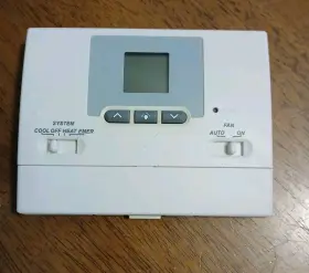 Bra120020l08 Braeburn Digital Non-programmable Thermostat