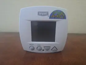 T1050 Bryant T1010 52 Day Programmable Digital Thermostat