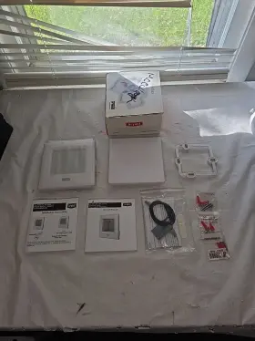 T6-prh01-a Bryant - Programmable Thermostat New Open Box