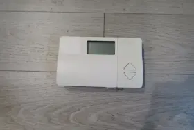 Tstatbbpdf01-b Bryant Programmable Digital Thermostat