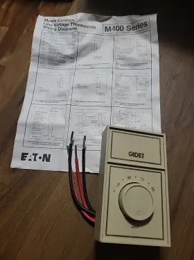 120688 Cadet Manufacturing Double Pole Thermostat M402 Eaton Mears Controls Nos