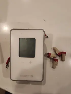 Ten362dw Cadet Double Pole Non-programmable Electronic Wall Thermostat