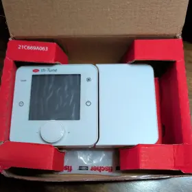 Atcm001cw0 Carel New In Box Digital Thermostat Wall Mount