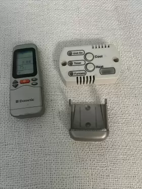 Ir0101 Dometic Digital Ac Wall Thermostat With Remote And Holder