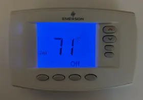 1f95ez-067 Emerson 1f95ez-067. 4 Heat / 2 Cool. Easy Reader Blue Programmable
