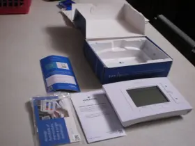 St55u Emerson 786710559693 Sensi Thermostat Programmable Wi-fi Smart Model Never Used Open Bx