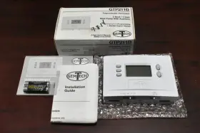 Gtp211d Gemtech Digital Programmable Thermostat 2 Heat/ 1 Cool Nos