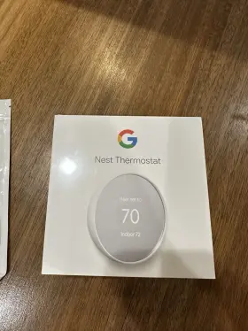 G4cva Google Nest Thermostat - Mounting Plate Included. Brand New