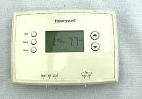 Honeywell 50061478-004 Thermostat With Batteries