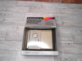Ct2550p Honeywell Magic Stat 7 Day Electronic Programmable Thermostat Heat Or Cool