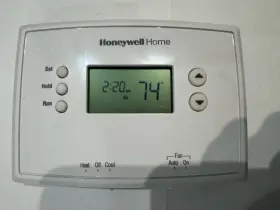 Rth2300b1018 Honeywell Home 5-1-1-day Programmable Thermostat