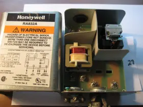 Ra83a Honeywell Reclaimed Series 80 Boiler Thermostat Model With Switching Relay