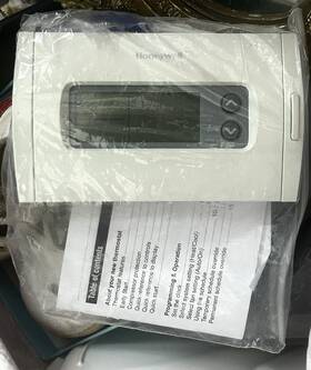 Honeywell Rct8100 Digital Thermostat With Manual New