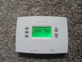 Rth2310b1008 Honeywell 1h / 1c 5-2 Day Programmable Digital Thermostat -