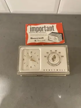 T24a Honeywell Vintage Thermostat. Excellent Condition With Manual
