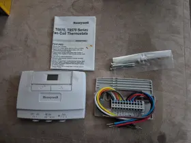 T8570 Honeywell T6570 - Digital Fan Coil Thermostat Model T6570/t8570 Series