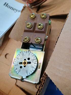 Honeywell T678e1003 Tobacco Curing Control Remote Bulb Temp Controller