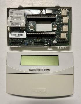 Honeywell T7350-1009 New T7350h-1009 Commercial 3 Heat Cool Programmable Thermostat