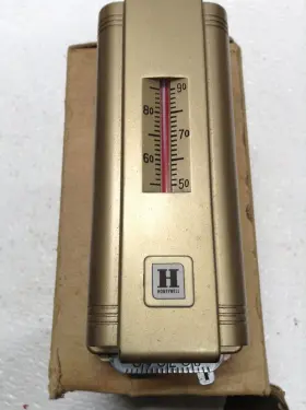 T802a1x0a Honeywell Regulator Co. Home Thermostat