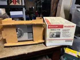 T8082a1148 Honeywell T8082 Nos Chronotherm Thermostat # New In Box