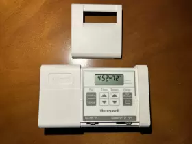T8112d1005 Honeywell Electronic Low Voltage Programmable Thermostat