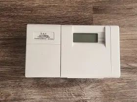 T8112d11476 Honeywell Electronic Low Voltage Programmable Thermostat