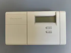 T8131c Honeywell Programmable Heat And/or Cool Thermostat Model