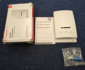 Honeywell T822k1034 Home T822k Non Programmable Thermostat