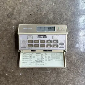 T8601c Honeywell Chronotherm Iii Programmable Thermostat - 1021