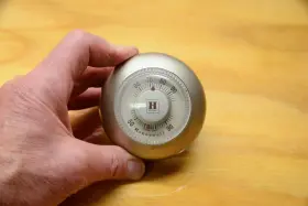 T86a Honeywell Vintage 1960s Thermostat / Model With Baseplate