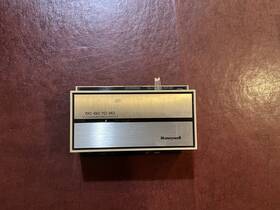 Honeywell T874e 1016 Tradeline Multistage Thermostat 24v