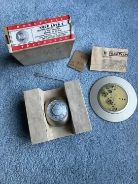 T87f15781 Honeywell 1966 Nos Vintage #t87f15781 Round Heating Cooling Thermostat - New
