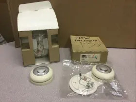 T87f3707 Honeywell Round Heating-cooling One Thermostats Sold As A Pair
