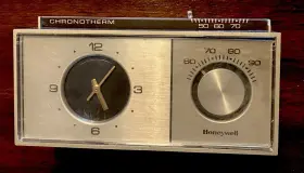 T882a Honeywell T882 Vintage Early Chronotherm Wall Thermostat