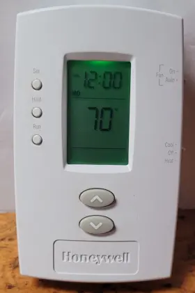 Th2110d1009 Honeywell Pro 2000 Programmable Thermostat 5-2 Day