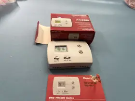Th30d1008 Honeywell Pro 3000 Thermostat. B1