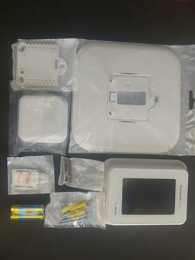 Honeywell Th321wfs3001w T10 Pro Thermostat With Redlink 3.0 - Kit Includes Room Sensor