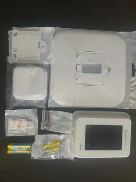 Th321wfs3001w Honeywell T10 Pro Thermostat With Redlink 3.0 - Kit Includes Room Sensor