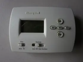 Th4210d Honeywell Pro 7 Day Programmable Thermostat