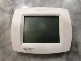 Th811ou1003 Honeywell Visionpro Programmable Thermostat - White