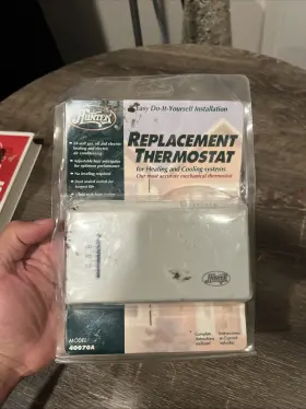 40070a Hunter Mechanical Thermostat Model Heating And Cooling - New