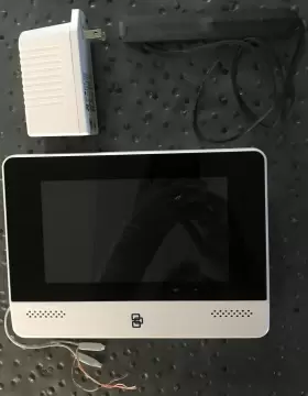 Avo-1037-4-asy Interlogix Advisor 7 Inch Color Touchscreen With Bt And Wifi - Used