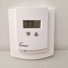 Invensys 0052 Erie Digital Heat Thermostat Tp White Wall Mounted Registers Temp