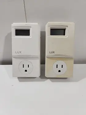 Win100-a05 Lux 2 Win100 Smart Temp Digital Programmable Outlet Thermostat Used Tested