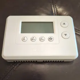 Zts-110us Qolsys Zts110us Z-wave Smart Thermostat - Bw8031us