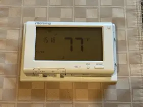 8082blrc Ritetemp 8028blrc 7 Day Thermostat Programmable Touch Screen No Remote With Bat