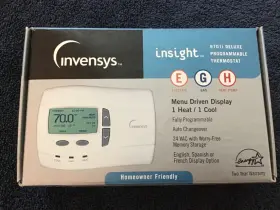 9701i Robertshaw Robert Shaw Invensys Deluxe Programmable Thermostat