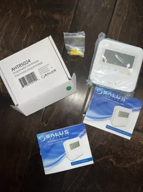 Ahtr5024 Salus Controls Ahtr3024 Digital Programmable Thermostat. Brand New