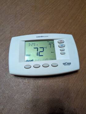 Sentry Oh-601 Comfort Programmable Thermostat - White Used Working