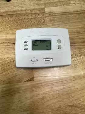 P320-0110 Totaline Digital Thermostat Programmable Cool And Heat Pump